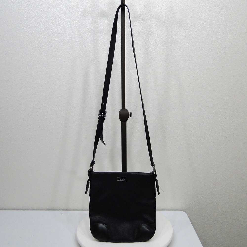 Tumi Black Saffiano Leather Crossbody Bag Slim Messenger Travel Shoulder Bag